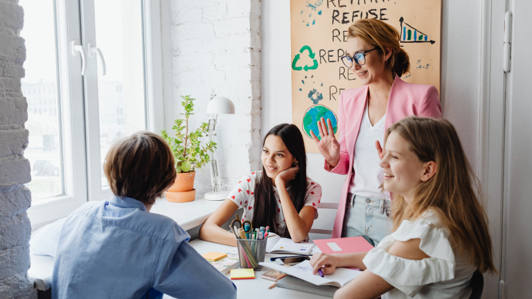 A Balance between Full-Time Work and Higher Education: A guidebook to healthcare professionals.